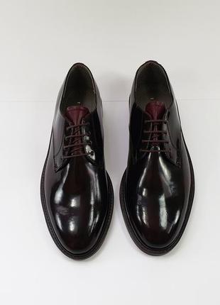 Чорно-бордові туфлі