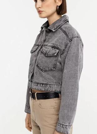 Курточка джинсовая нереально стильная смотрится очень классно mango