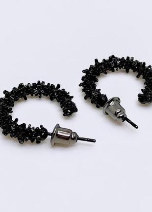 Стильні чорні жіночі сережки кульчики підвіси кільця напівкільця