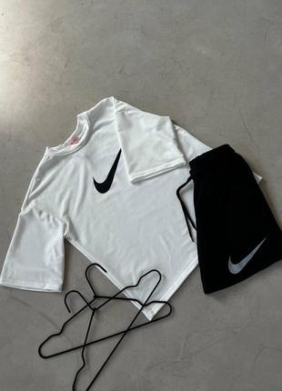 Костюм из футболки nike и шорт