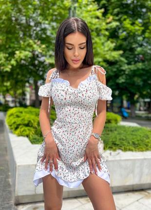 Сукня легка , ніжна з натуральної тканини