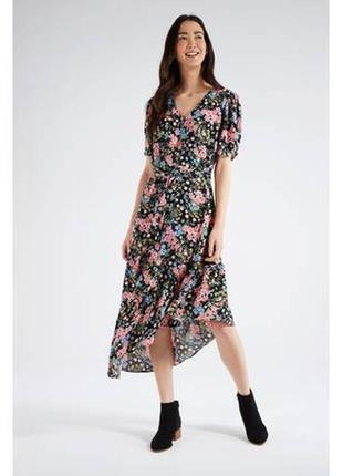 Довге квітчасте плаття асиметричний низ оборка