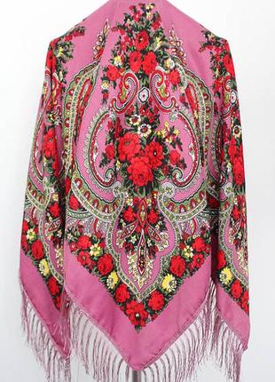 Нежный розовый платок в народном стиле