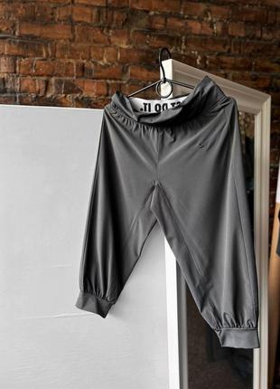 Nike women's gray capri pants just do it swoosh женские капри, бриджи, брюки