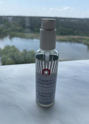 Масло для снятия макияжа first aid beauty cleansing oil and makeup remover