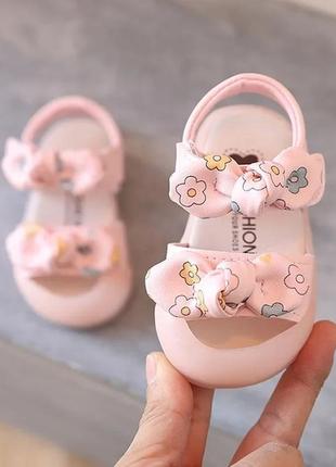 Красивые босоножки