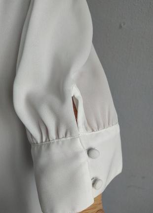 Шифонова блуза з брошкою.7 фото