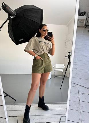 Женские джинсовые шорты цвета