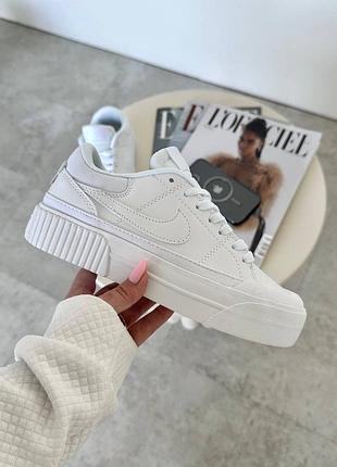 Щикарнезні жіночі кросівки nike court legacy full white білі
