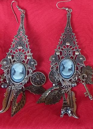 Розкішні, вінтажні сережки. англія.
