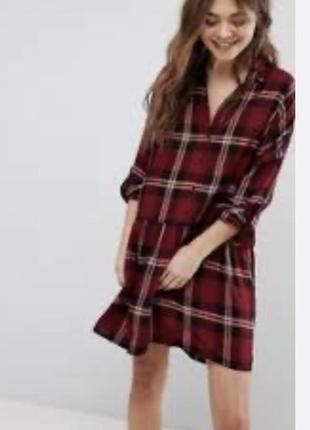Сукня в клітинку