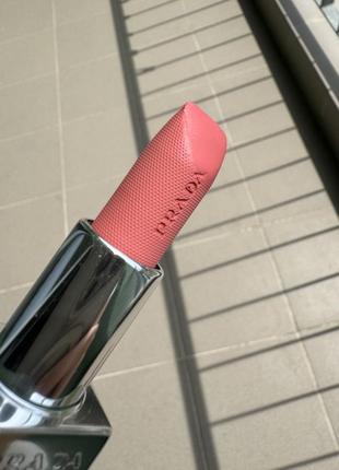 Б/у soft matte помада prada monochrome відтінок p155 blush