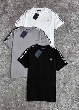 Футболка в стиле fred perry с лампасами