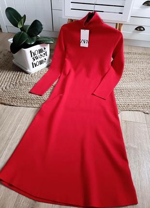 Красное трикотажное платье с высоким воротником от zara, размер s*