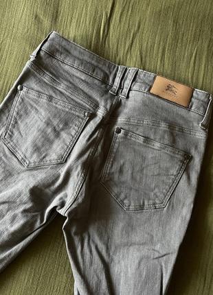 Burberry джинсы серые