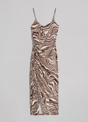 Нова асиметрична шоколадна мармурова максі сукня від bershka зі зборкою та розрізом