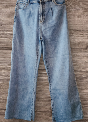 Трендовые джинсы палаццо 💎
пот 84/90
цена 600 грн