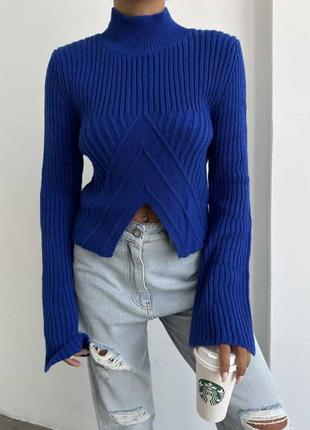 Укороченый свитер с розклешонными рукавами электрик tra