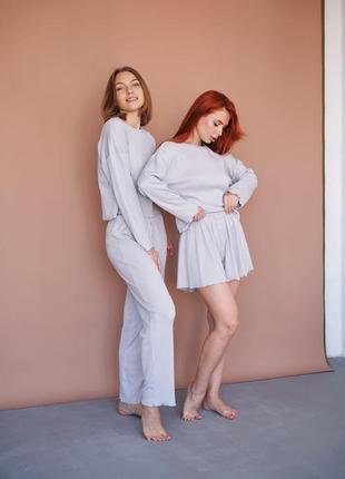 Жіночий комплект піжама-трійка: кофта, шорти та штани в рубчик сірий