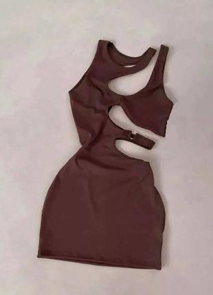 Приталенное трендовое платье из плотного трикотажа шоколад tra
