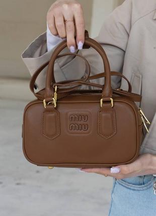 Сумка саквояж в стилі miu miu arcadie bag
