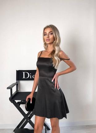 Идеальное платье из атласной ткани черный  tra