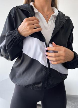 Куртка з якісної матової плащової тканини чорний
