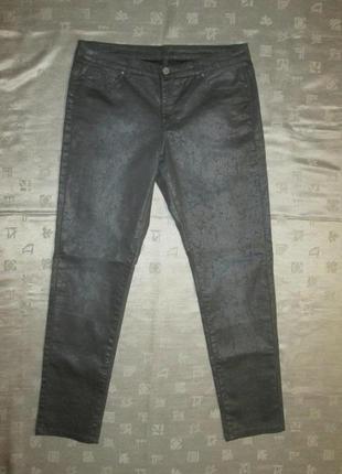 Серые женские брюки джинсы с напылением