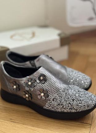 Серебряные кожаные кроссовки с блеском (турецкие)