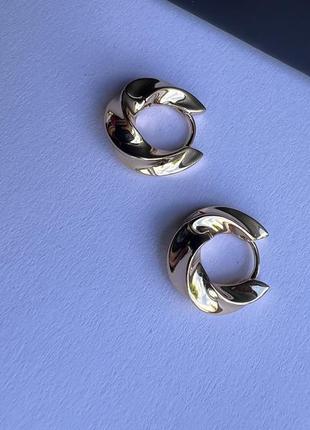 Сережки трендові xuping в золотому та в срібному кольорі медичний сплав позолота родій6 фото