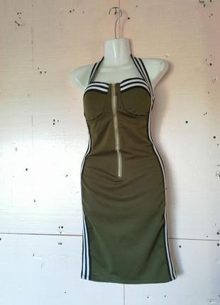 Сукня по фігурі зі спортивними лампасами стрейчева тканина на грудях чашки сукня застібається над зм