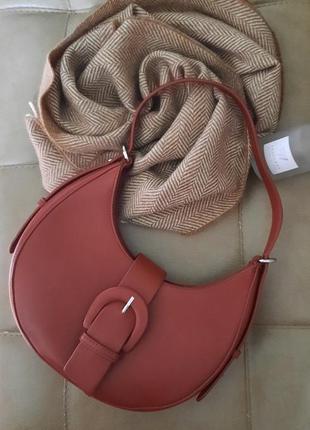 Женская стильная сумка-багет