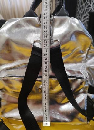 Сумка-рюкзак серебро4 фото