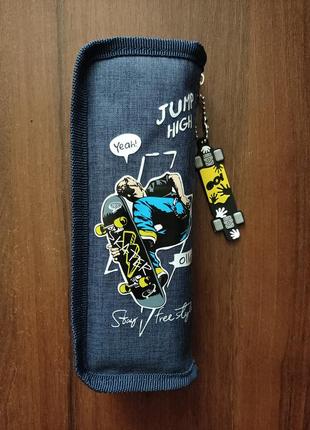 Пенал шкільний.