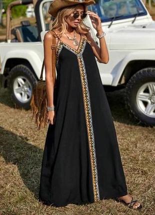 Длинное платье с вышивкой