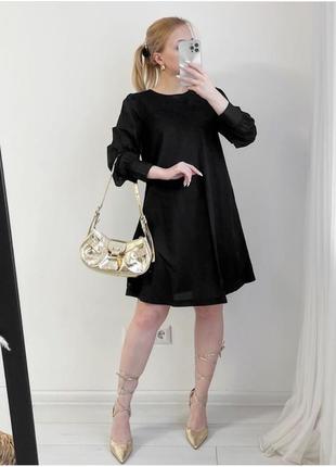 Черное платье с вышивкой