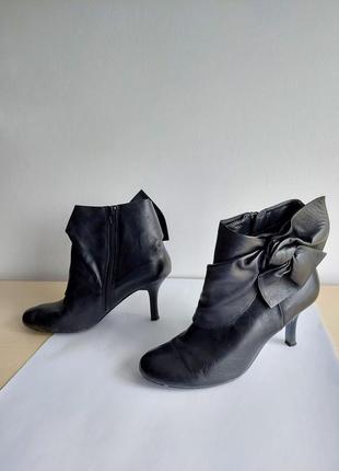 Туфлі чорні шкіряні ботильйони bellissima р.40 7915