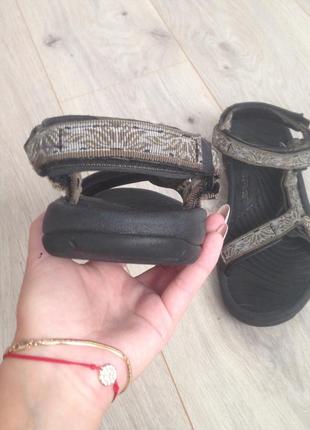Трекінгові сандалії teva р. 404 фото