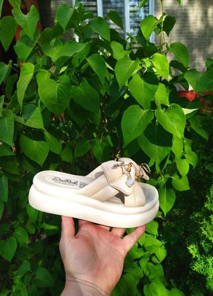 Сабо женские бежевые кожаные на высокой подошве с бантом