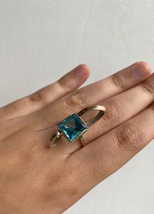 Шикарное серебряное кольцо с золотыми пластинами