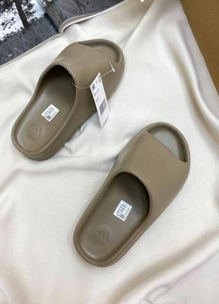 Мужские и женские кроссовки  adidas yeezy slide earth brown