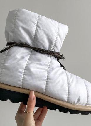 Louis vuitton pillow boots white