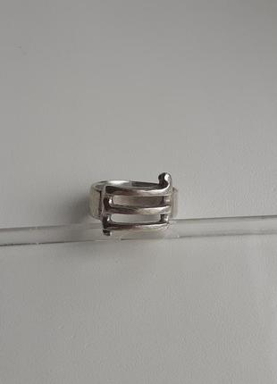 Старинное серебряное кольцо в виде знака зодиака скорпион
