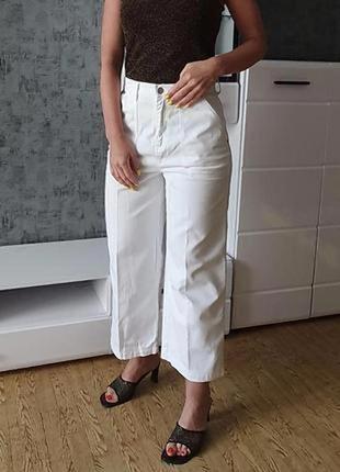 Белые широкие джинсы с высокой посадкой размер 10 с-м