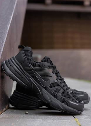Стильні кросівки високої якості nike v2k runtekk black