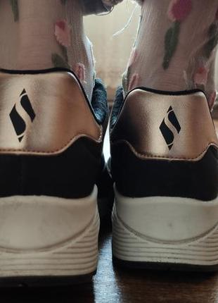 Кросівки на весну та літо