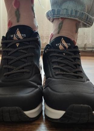 Кросівки на весну та літо