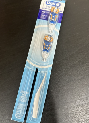 Oral-b, 3d white, сменные насадки, 2 насадки. оригинал2 фото