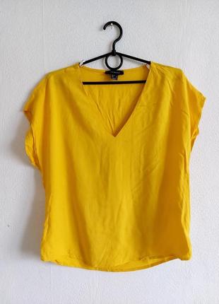 Натуральная футболка из вискозы лимонного цвета
