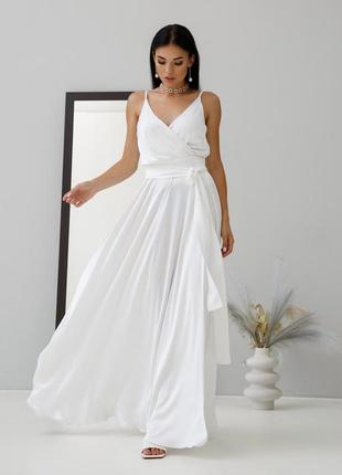 Білосніжна сукня в підголу із шовку